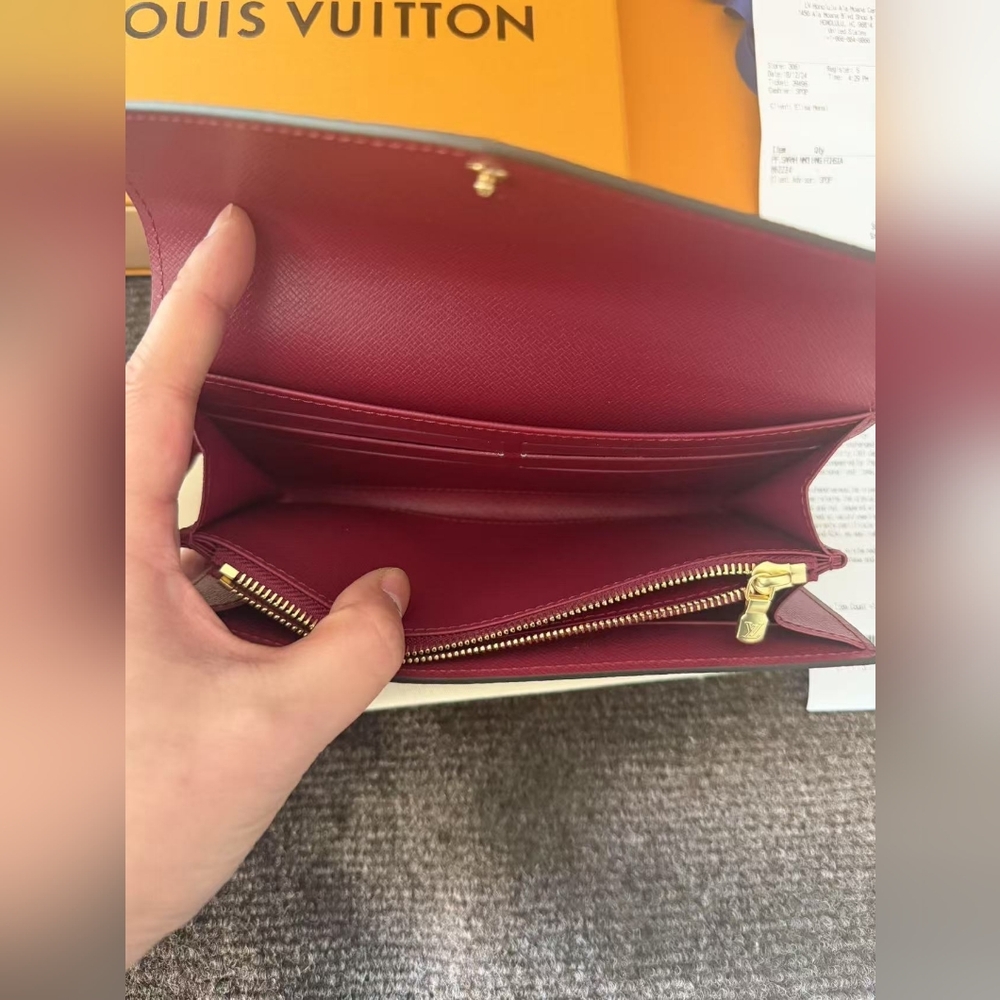 Louis Vuitton Sarah Wallet - Picture 13 of 16